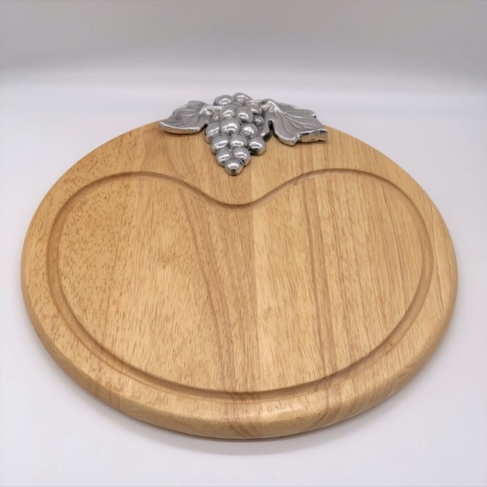 THE CELLAR WOODEN CHARCUTERIE BOARD